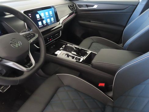 New 2026 Volkswagen Atlas Cross Sport SEL Premium R-Line AWD/4WD image 22