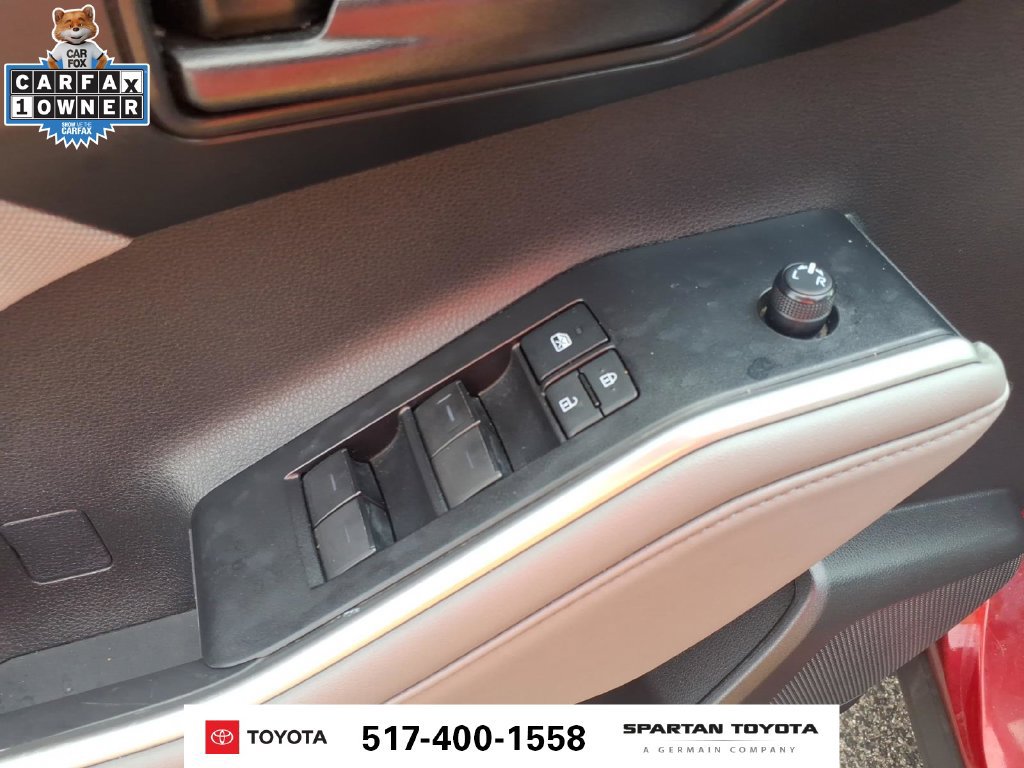 Used 2022 Toyota Highlander LE AWD/4WD image 16