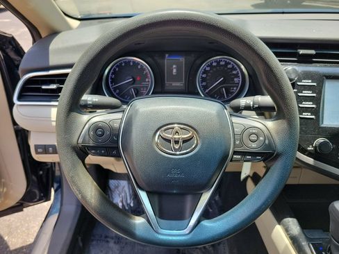 Used 2018 Toyota Camry LE FWD image 24