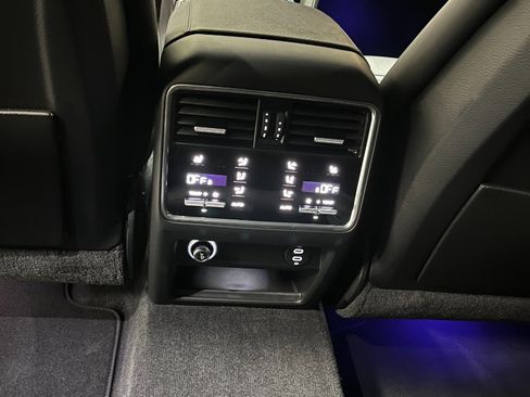 Used 2022 Porsche Cayenne S Platinum image 12