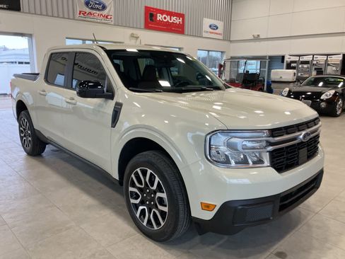 Used 2024 Ford Maverick Lariat image 3