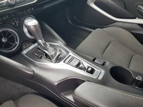 Certified 2019 Chevrolet Camaro LT RWD image 23