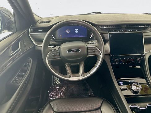 Certified 2024 Jeep Grand Cherokee L Limited w/ Luxury Tech Group II image 35