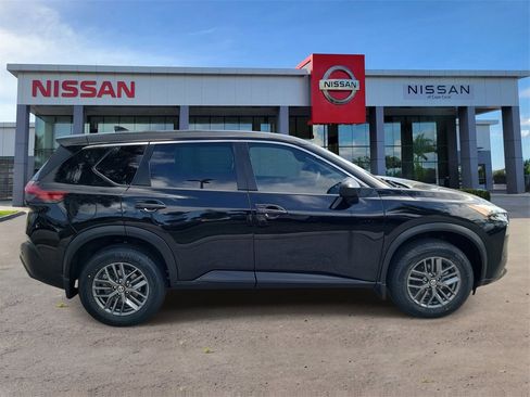 Used 2021 Nissan Rogue S image 3