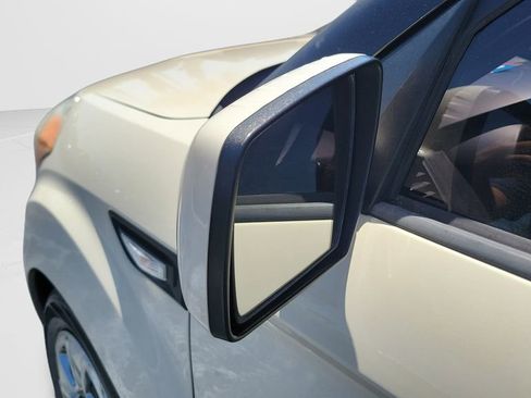 Used 2012 Kia Soul FWD image 27