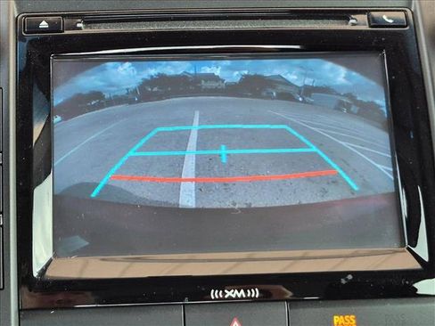 Used 2016 Toyota Camry XLE FWD image 10