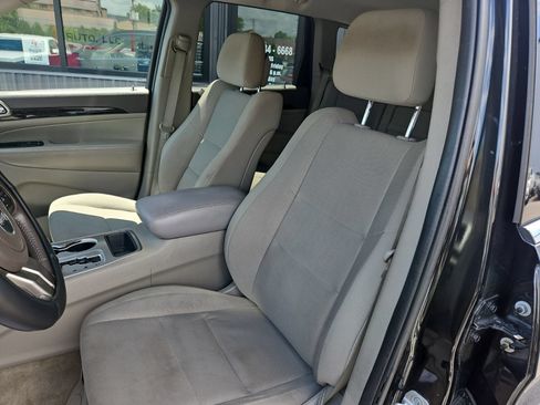 Used 2013 Jeep Grand Cherokee Laredo AWD/4WD image 14