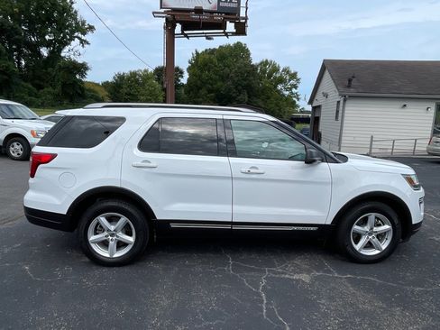 Used 2018 Ford Explorer XLT FWD image 7