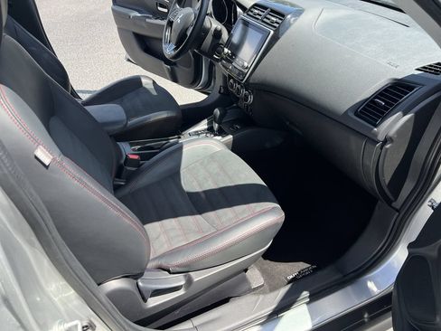 Used 2025 Mitsubishi Outlander Sport SE AWD/4WD image 34