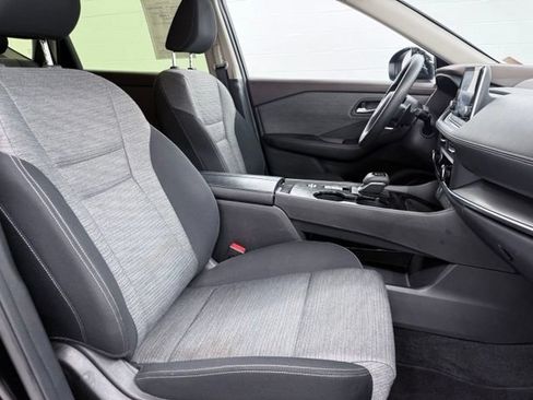 Used 2023 Nissan Rogue SV FWD image 18
