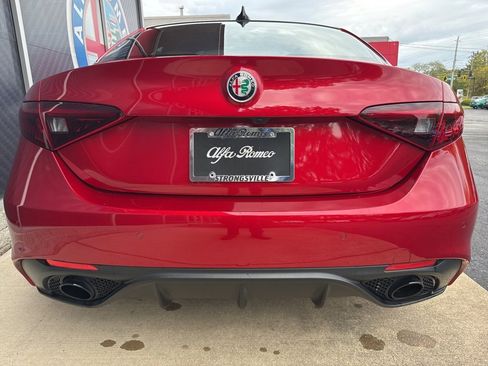 Used 2022 Alfa Romeo Giulia Veloce image 9