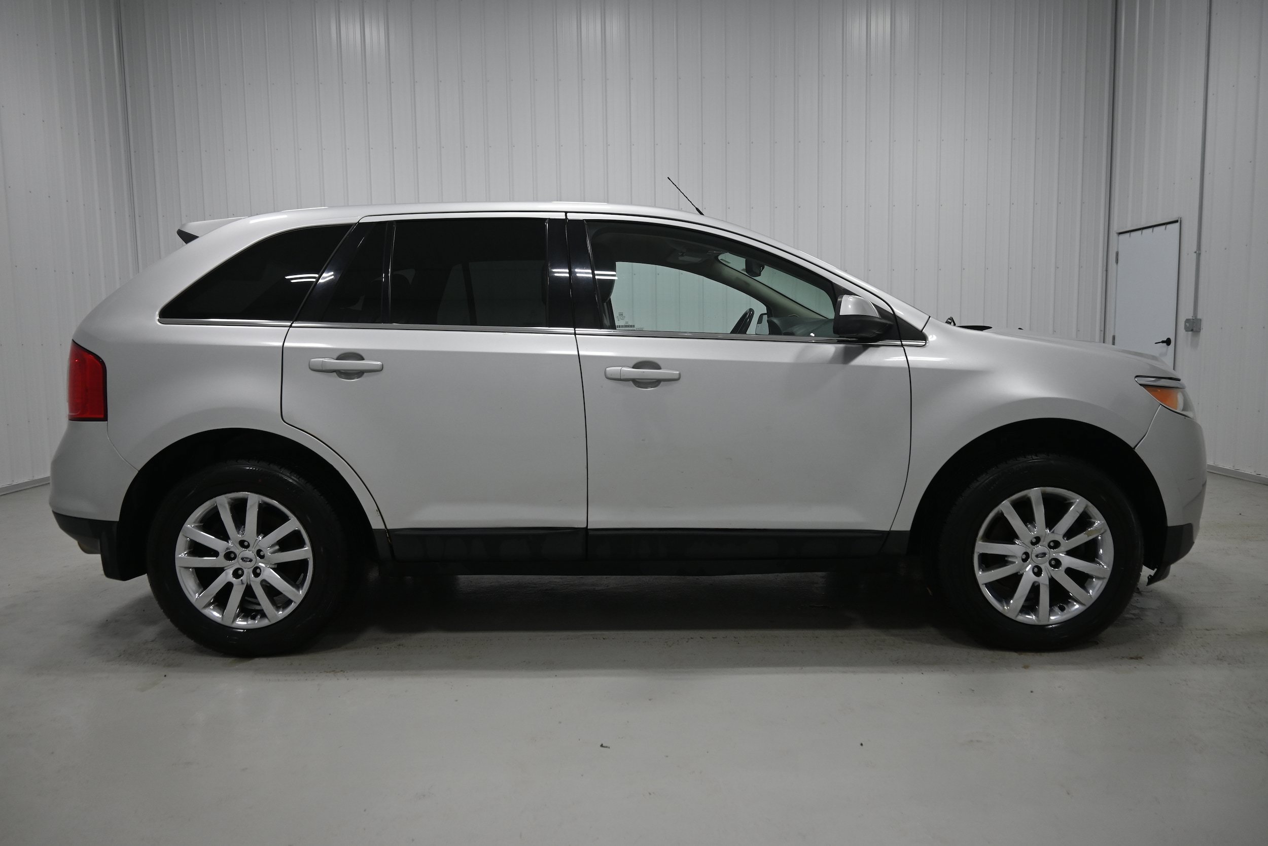 Used 2013 Ford Edge Limited FWD image 29