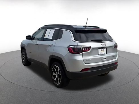 Used 2025 Jeep Compass Limited AWD/4WD image 12