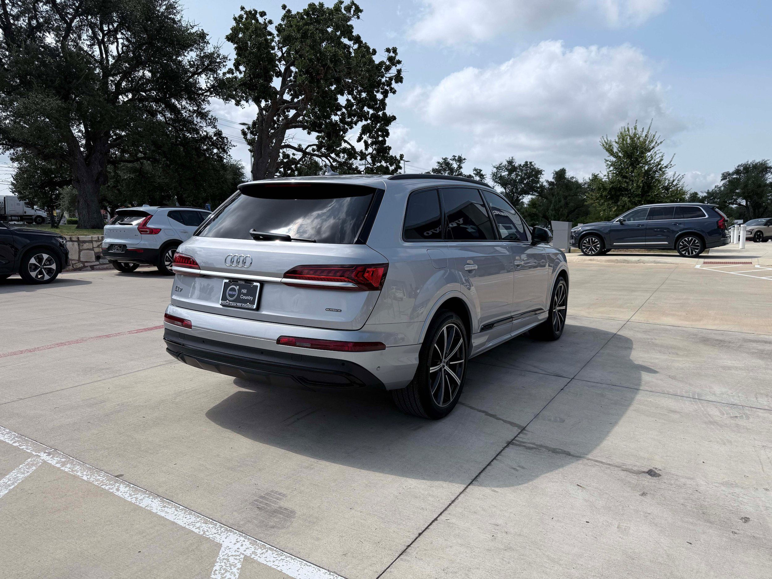 Used 2020 Audi Q7 3.0T Premium Plus w/ Premium Plus Package AWD/4WD image 6
