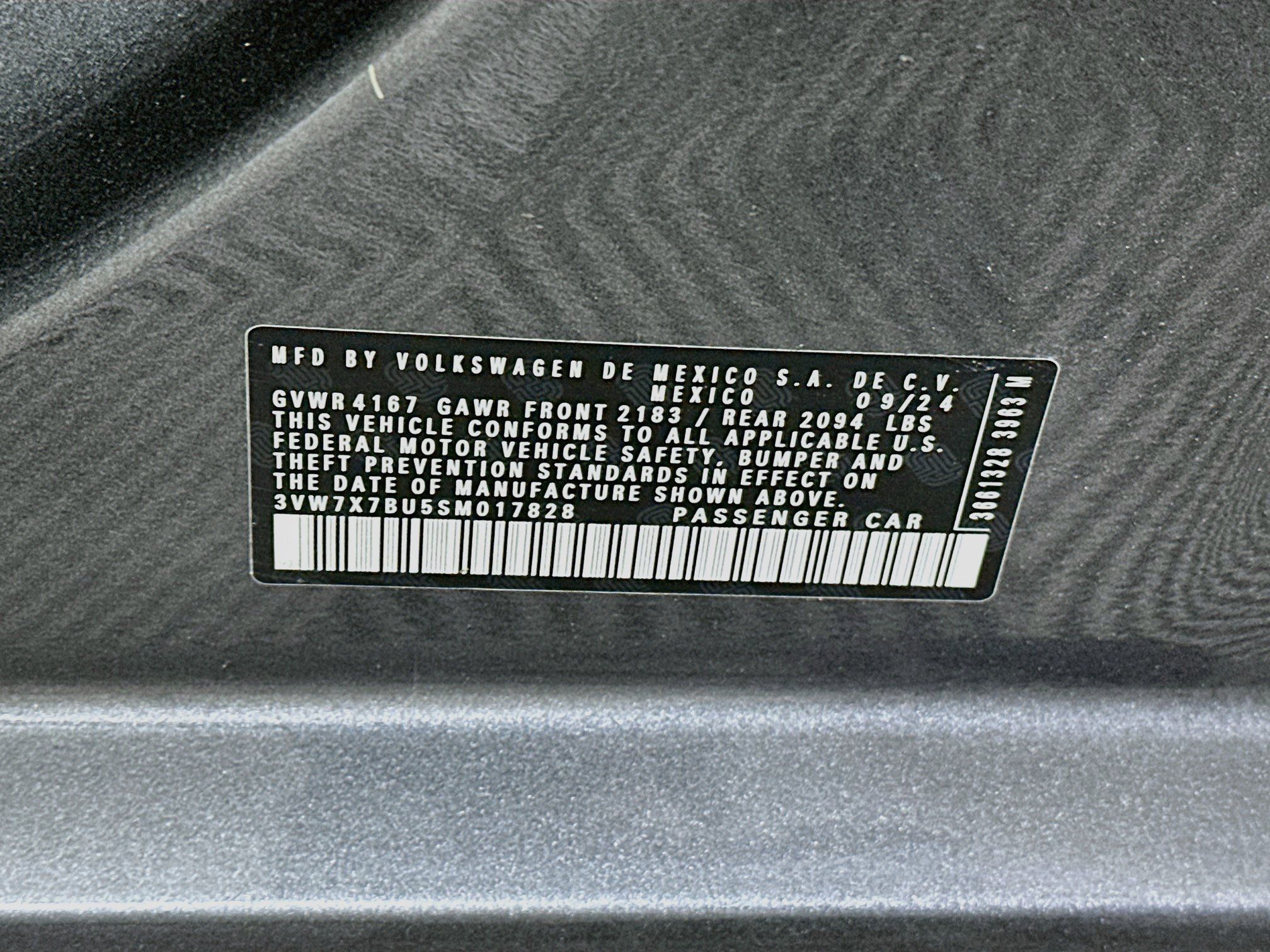 Used 2025 Volkswagen Jetta SE FWD image 12