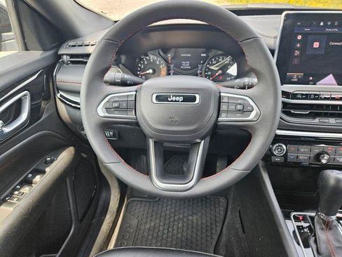 Used 2025 Jeep Compass Trailhawk AWD/4WD image 23