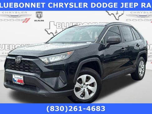 Used 2019 Toyota RAV4 LE FWD image 1