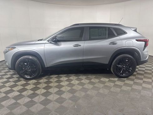 Used 2024 Chevrolet Trax ACTIV image 7