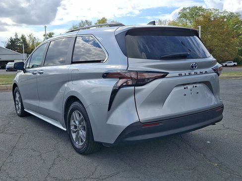 Used 2024 Toyota Sienna XLE image 23