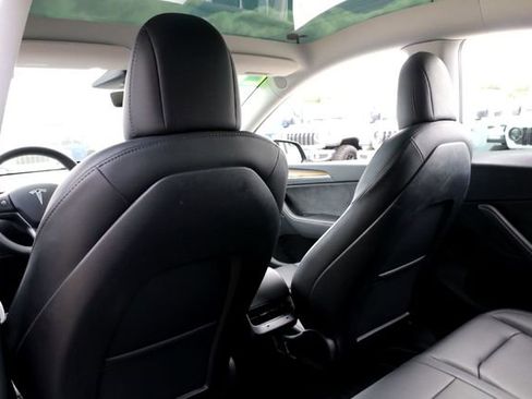 Used 2022 Tesla Model Y Performance image 18