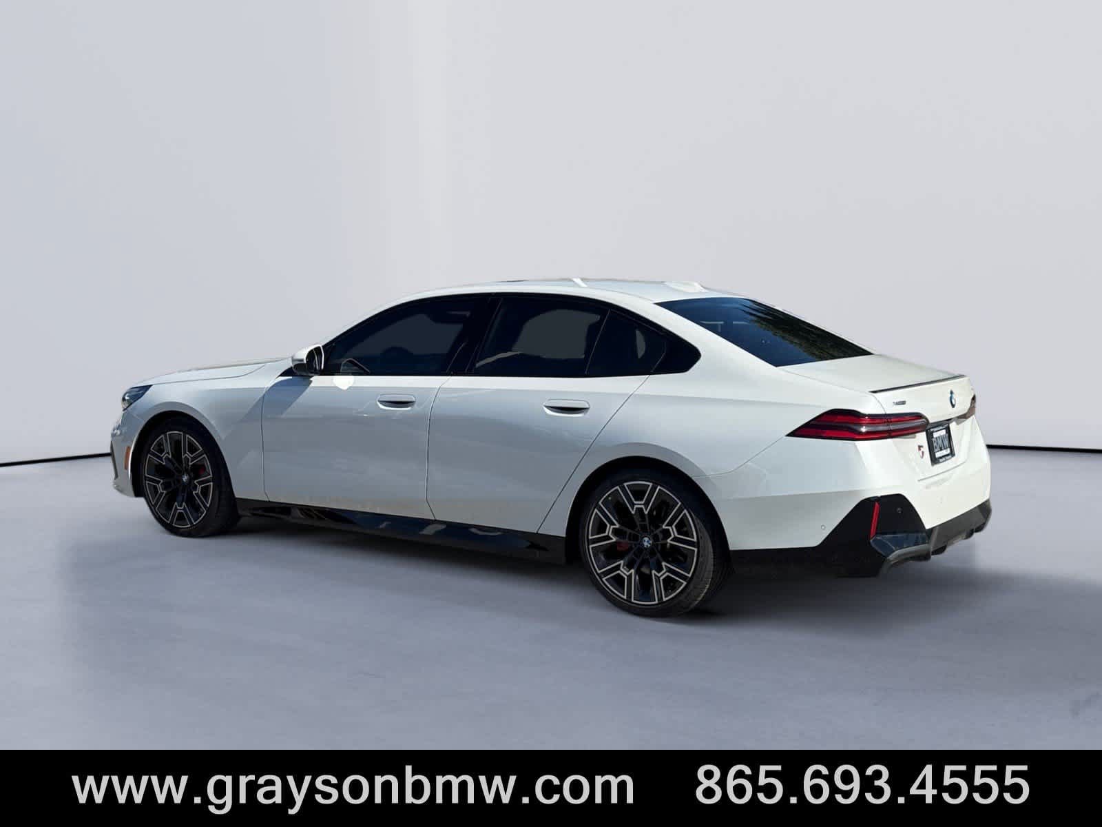 Used 2024 BMW 530i xDrive w/ M Sport Package AWD/4WD image 5