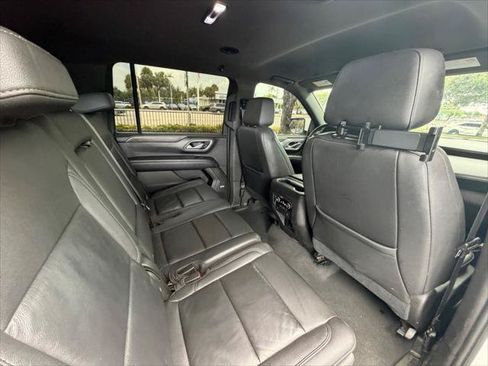Used 2021 Chevrolet Suburban LT RWD image 17