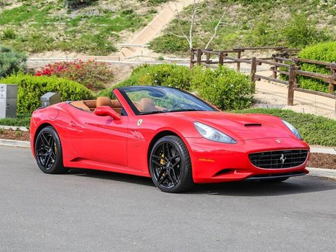Used 2010 Ferrari California image 9