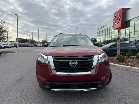 Used 2022 Nissan Pathfinder Platinum w/ Cargo Package FWD image 2