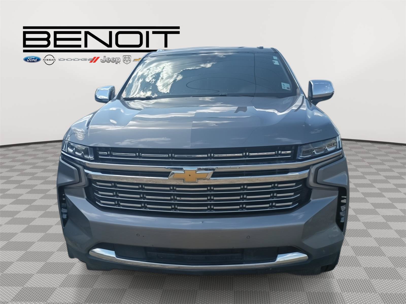 Used 2022 Chevrolet Suburban Premier AWD/4WD image 3