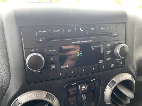 Used 2017 Jeep Wrangler Unlimited Sport w/ Quick Order Package 24S AWD/4WD image 17