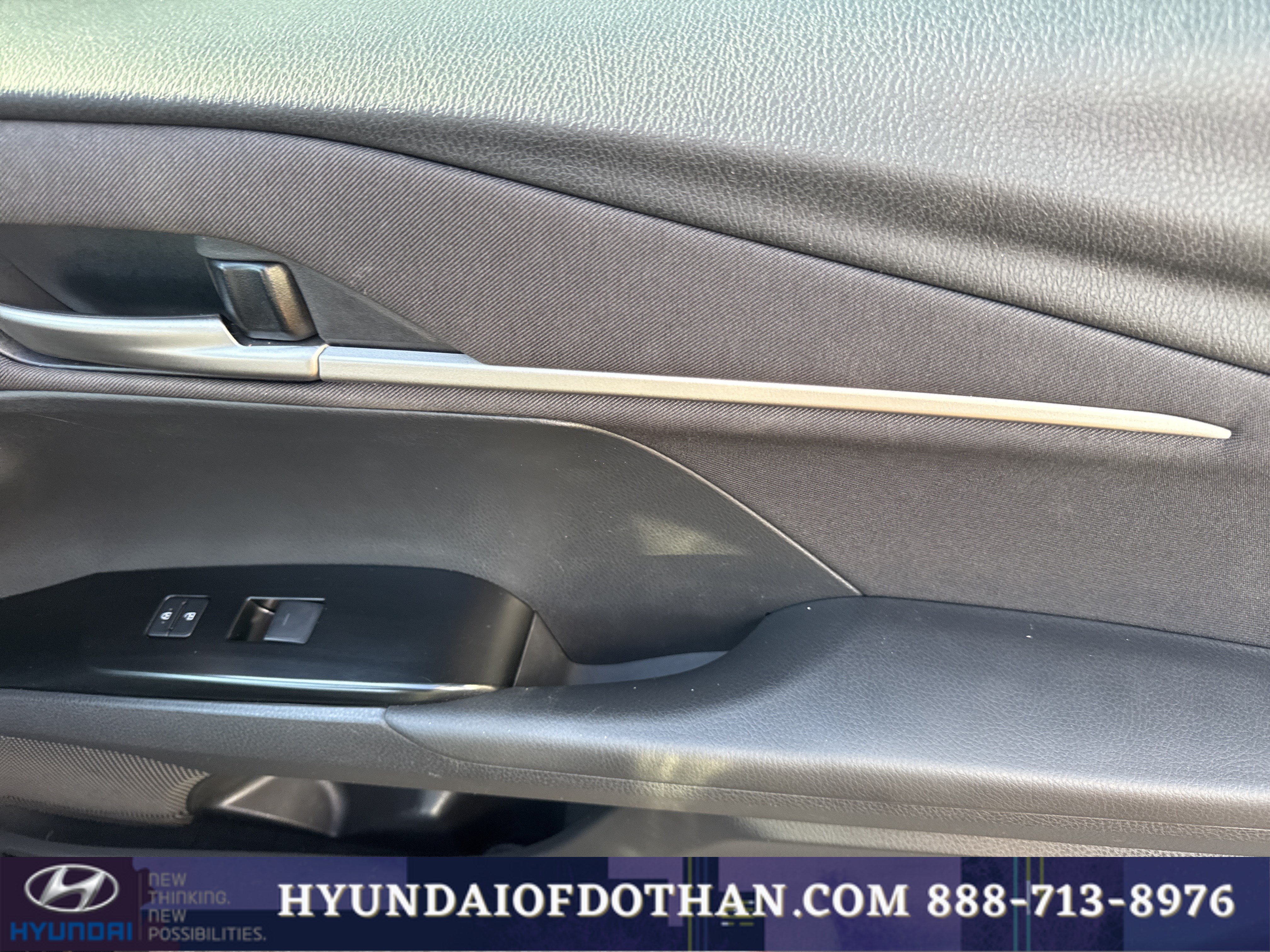 Used 2025 Toyota Camry LE w/ Convenience Package FWD image 17