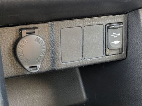 Used 2019 Toyota Corolla LE image 19