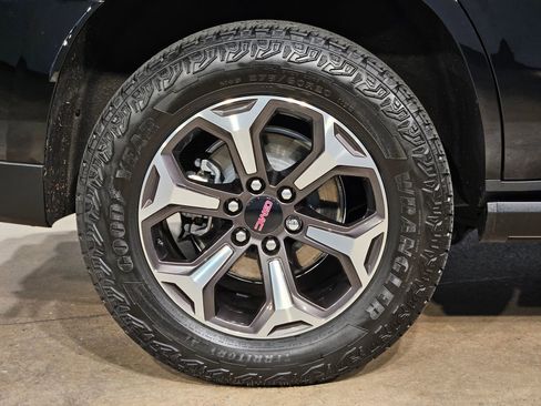 Used 2025 GMC Yukon AT4 Ultimate image 15