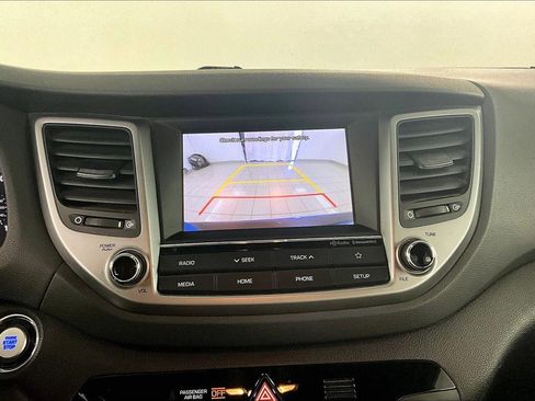 Used 2018 Hyundai Tucson Sport image 14