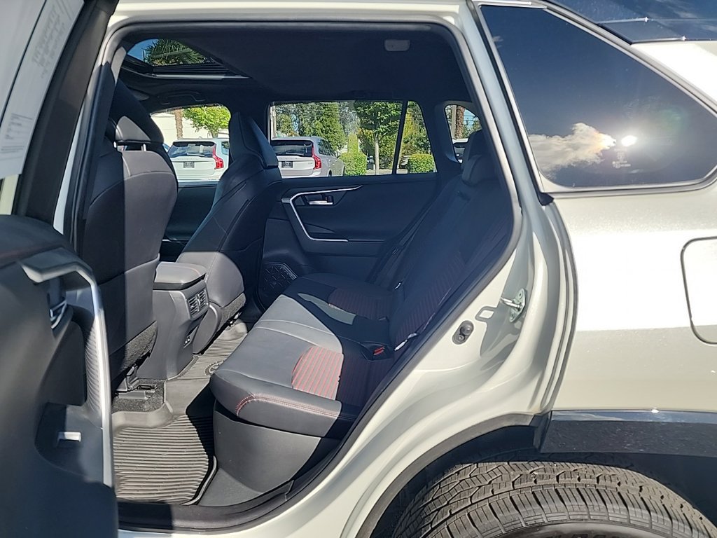 Used 2022 Toyota RAV4 XSE AWD/4WD image 14