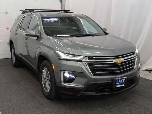 Used 2023 Chevrolet Traverse LT image 18