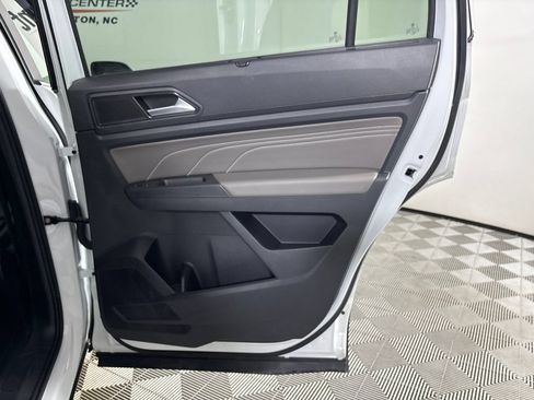 Used 2023 Volkswagen Atlas SE w/ Panoramic Sunroof Package AWD/4WD image 28