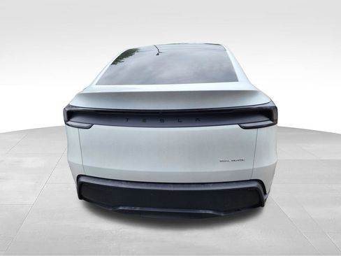 Used 2026 Tesla Model Y Long Range AWD/4WD image 10