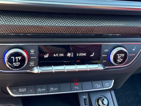 Used 2019 Audi SQ5 Premium Plus w/ Premium Plus Package AWD/4WD image 18