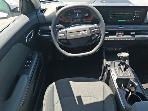 New 2026 Kia K4 FWD image 7
