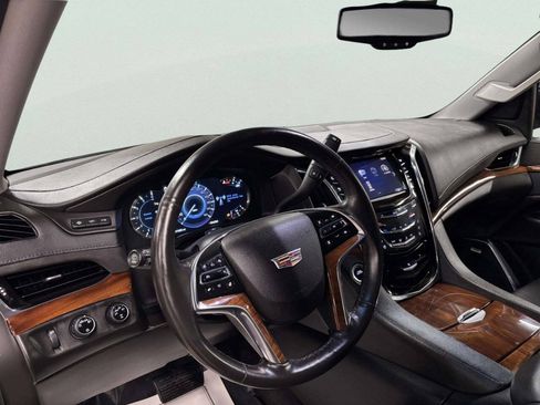 Used 2016 Cadillac Escalade ESV Luxury AWD/4WD image 15