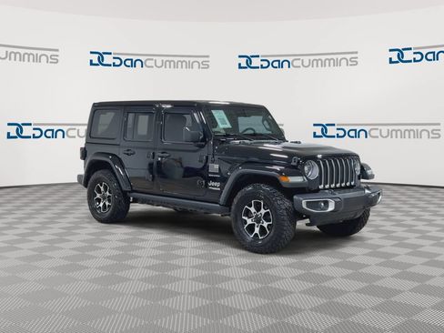 Used 2020 Jeep Wrangler Unlimited Sahara AWD/4WD image 2