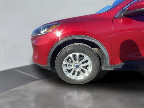 Certified 2020 Ford Escape SE image 23