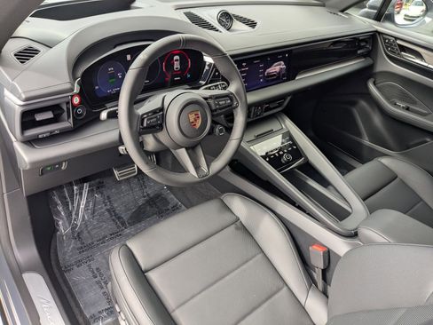 New 2025 Porsche Macan 4S Electric image 4
