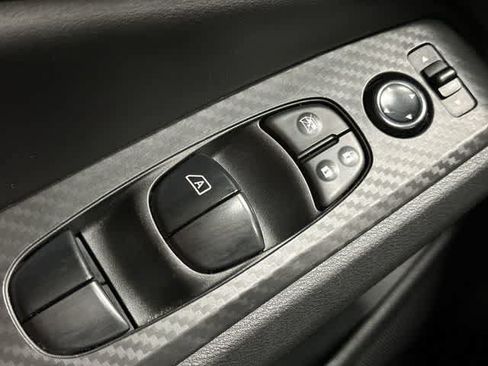 Used 2024 Nissan Altima 2.5 SV FWD image 20