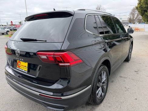 Used 2022 Volkswagen Tiguan SE FWD image 6