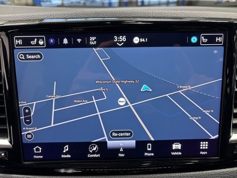 Used 2025 Chrysler Pacifica Limited image 18