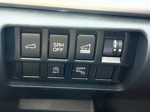 Used 2022 Subaru Forester Premium AWD/4WD image 21
