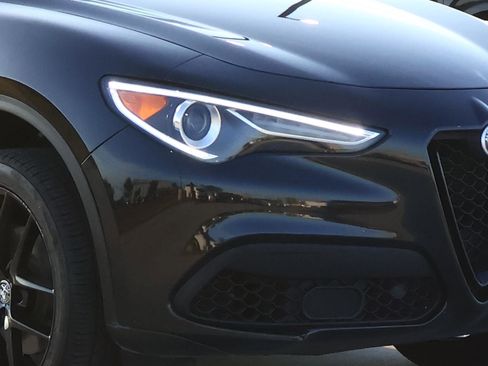 Used 2021 Alfa Romeo Stelvio Sprint w/ Nero Edizione image 7