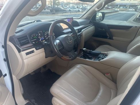 Certified 2021 Lexus LX 570 4WD w/ 3rd Row & Luxury Pkg image 5